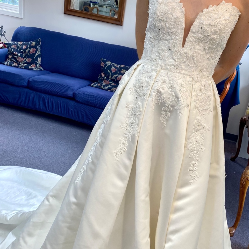 NWT 2024 Jasmine Bridal Wedding Dress/BALLGOWN/SIZE 8/ Style T212065